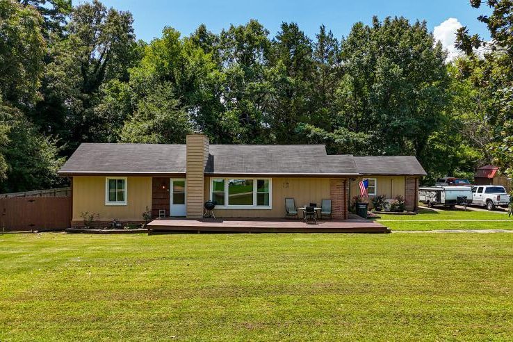 The home at 673 Highway 150, Jasper, Tennessee