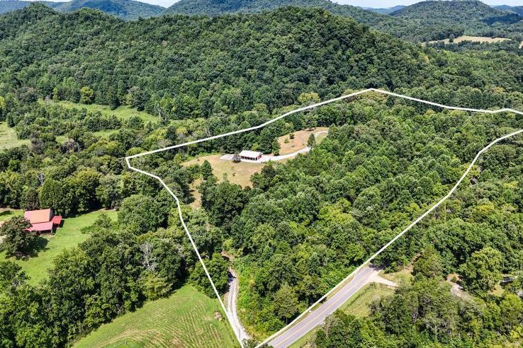 811 Belltown Road, 15.32 acres with Tellico River frontage in Tellico Plains, Tennessee